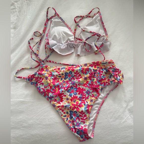Floral Ruffle Bikini Set - Picture 3 of 3